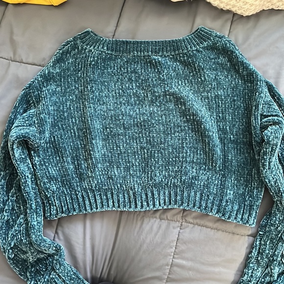 Cropped emerald green sweater - Picture 2 of 3